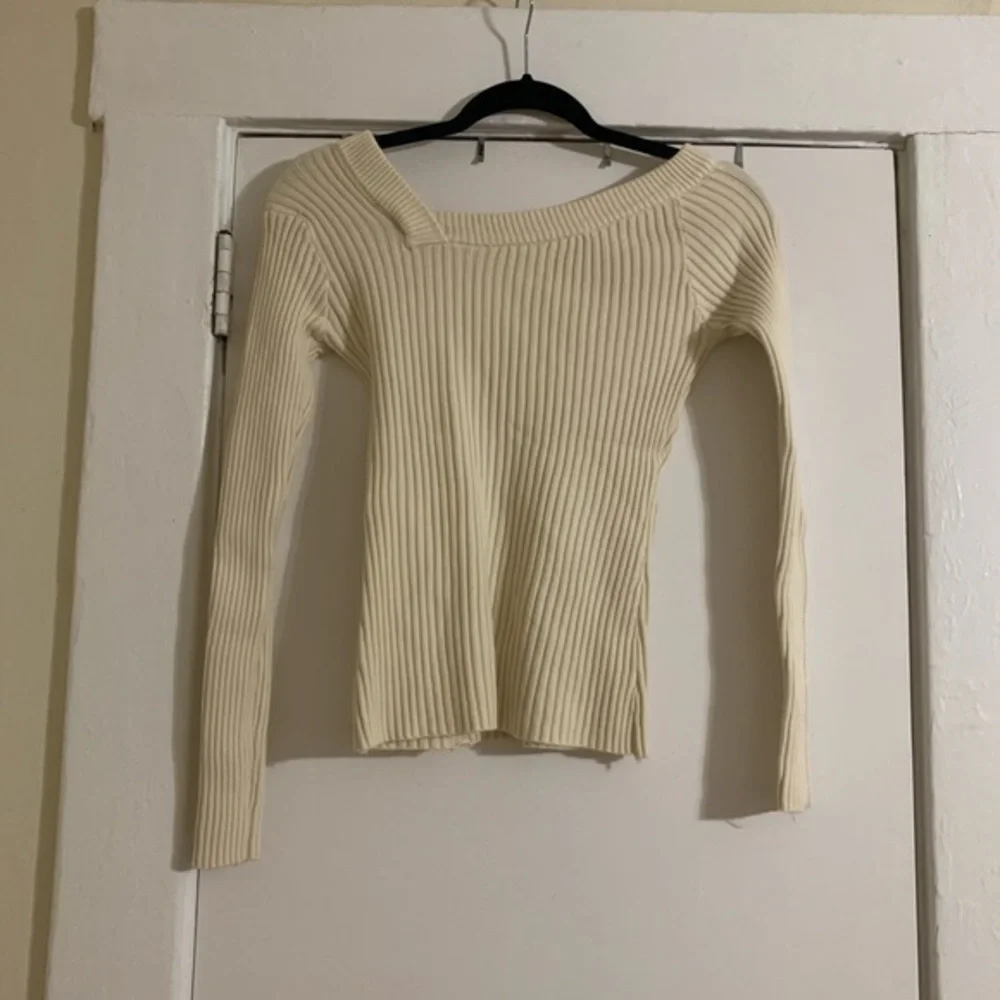 Cream‎ Asymmetrical Neck Line Sweater Small